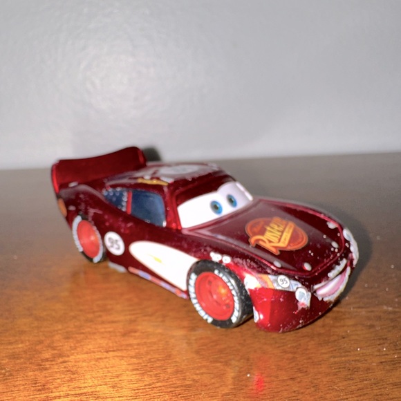 Disney’s Cars Radiator‎ Springs Lightening McQueen 3” Metal Toy Car - Picture 1 of 4